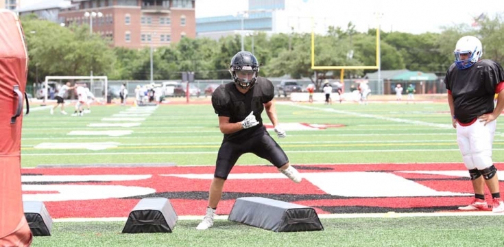 Uiw Player High Knees Gallery